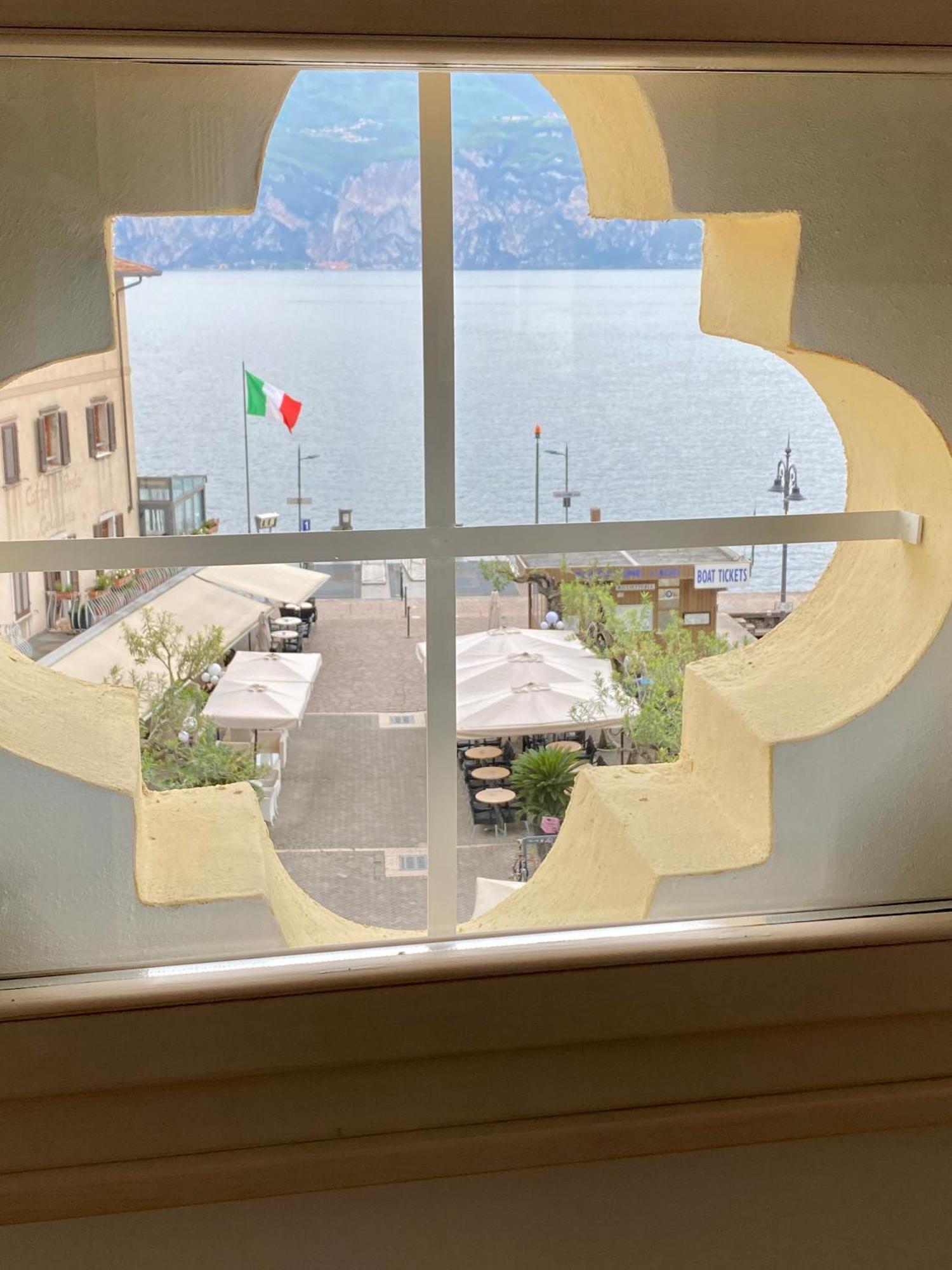 Da Mario Superior Apartment Malcesine Bagian luar foto